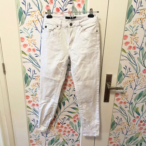 KanCan High-Rise White Skinny Jeans - Size 27 (7) | Soft Stretch Fit - Picture 2 of 9